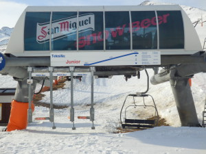 Estaciones de esquí con publicidad y soportes. Publisilla